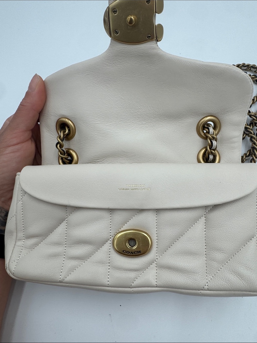 Coach Tabby Shoulder Bag 20
With Pillow Quilting - Picture 11 of 11
